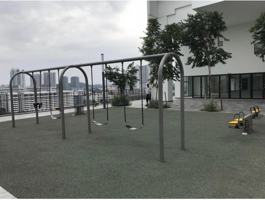 Kyra Homestay Centrus Soho Cyberjaya *Wifi And Pool* Exterior photo